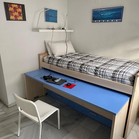 El Cortijuelo. Magnificent Triplex Terraced House With Rooftop Of 18M2, Overlooking The Sea. Parking Torremolinos Luaran gambar