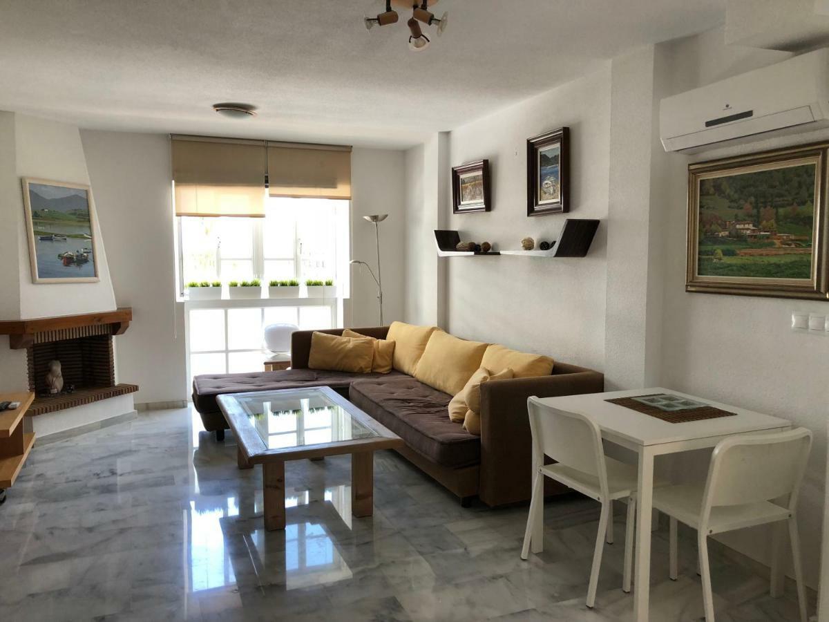 El Cortijuelo. Magnificent Triplex Terraced House With Rooftop Of 18M2, Overlooking The Sea. Parking Torremolinos Luaran gambar